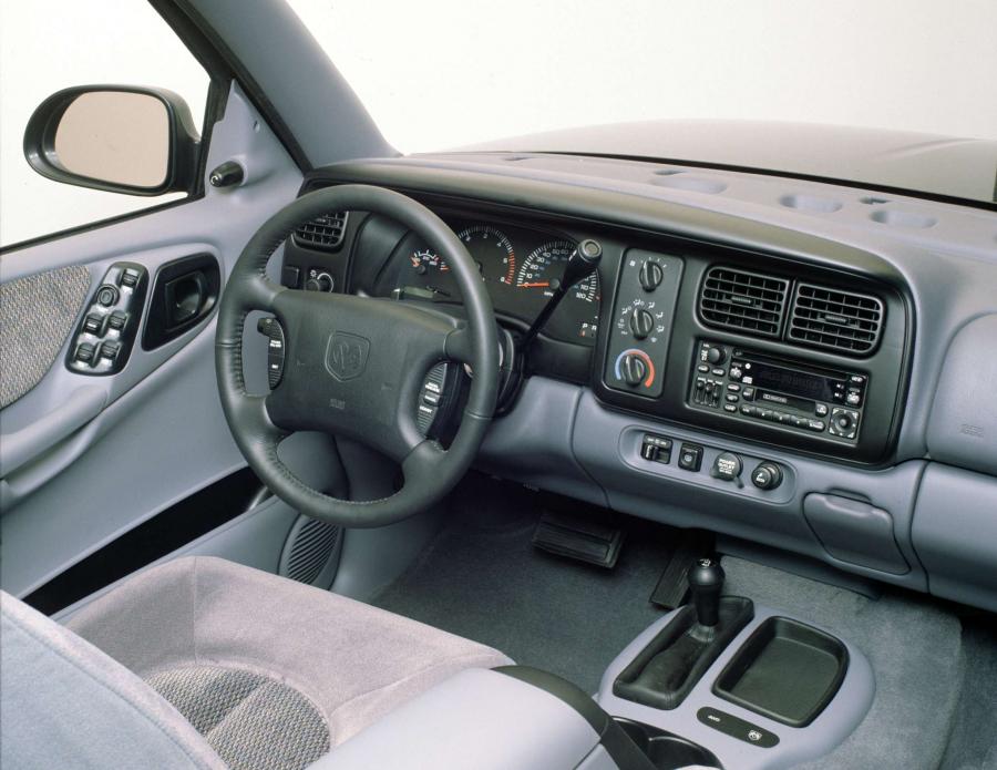  Dodge Durango 1998 года  (фото 22 из 37)